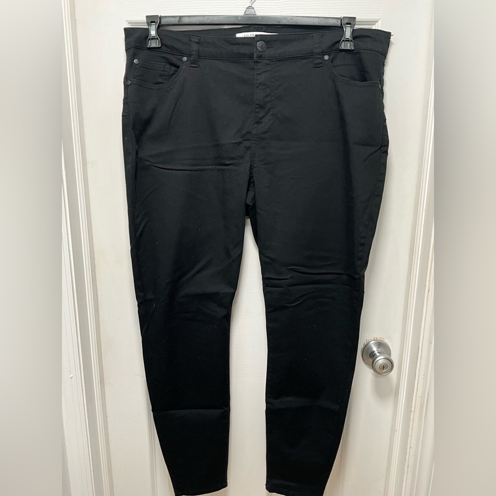 Celebrity Pink Black Jeans Plus Size 18, Inseam 29”